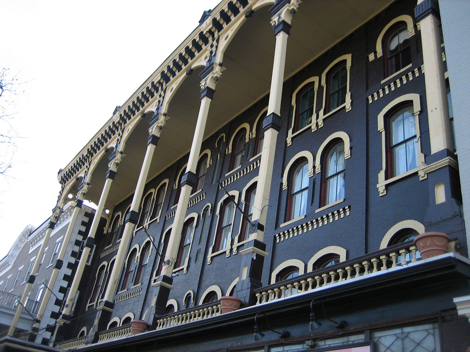 Adelphi Hotel